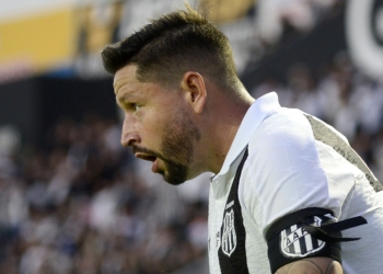 ‘Faltou paciência’: Valentim aponta nervosismo da Ponte e explica empate que custou a liderança