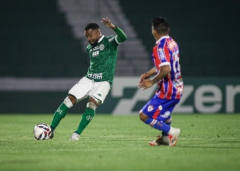 Guarani aposta alto em Cicinho para encerrar rotatividade na lateral direita