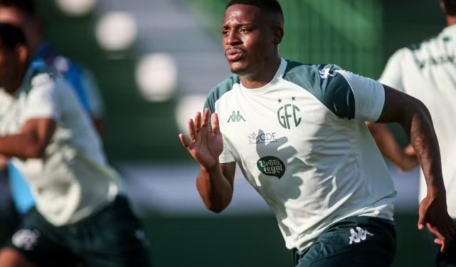 Atacante rescinde contrato após passagem relâmpago pelo Guarani