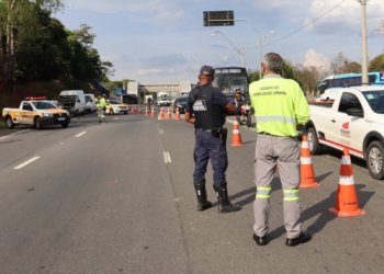 Licenciamento e estacionamento irregular são principais causas de remoção de veículos em Campinas