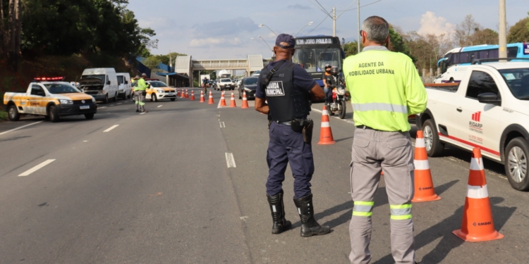 Licenciamento e estacionamento irregular são principais causas de remoção de veículos em Campinas