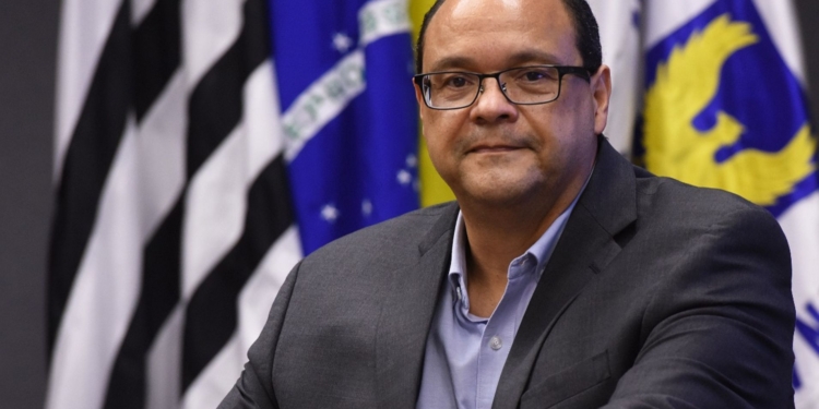 Presidente da Sanasa faz palestra na ADCE Campinas