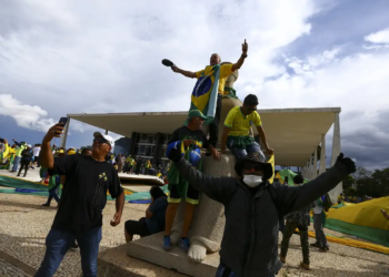 Interrogatório de Bolsonaro e dos demais réus começa segunda-feira (9)