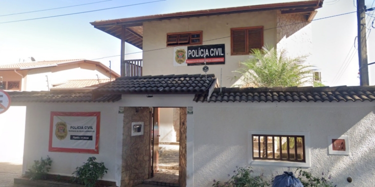 Empresário é morto a tiros dentro de carro em Cosmópolis