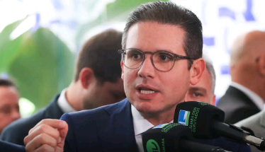 Presidente da Câmara encaminha à CCJ processo de cassação de Carla Zambelli