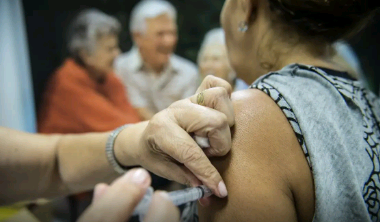 Idosos são os mais atingidos por infecções do vírus da gripe, mostra boletim
