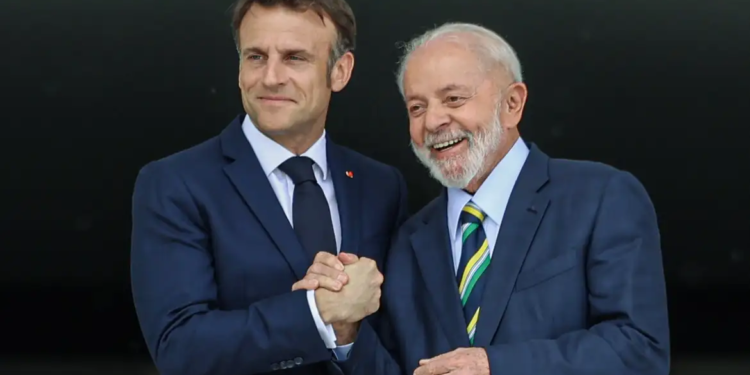 Lula pede que Macron “abra seu coração” para acordo com Mercosul