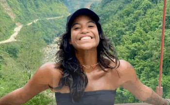 Morre brasileira que caiu em vulcão na Indonésia