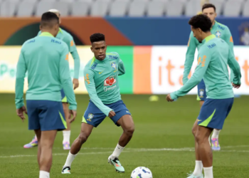 Brasil enfrenta Paraguai com chance de garantir vaga no Mundial