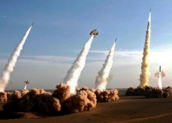 Aiatolá ameaça reagir contra EUA após Trump exigir a rendição do Irã