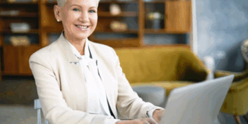 Experiência conta, mas não basta: como seguir competitivo aos 50+ e além! – por Karine Camuci