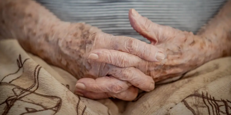 Demência em idosos hospitalizados não é percebida em até 50% dos casos