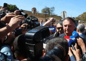 Políticos repercutem operação policial contra Bolsonaro