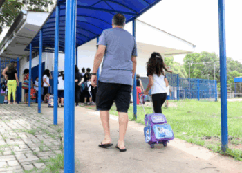 Alunos da rede municipal de Campinas retomam as aulas nesta quarta-feira
