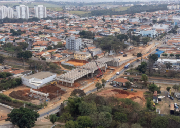 Obras do viaduto sobre linha férrea em Hortolândia estão 74% concluídas