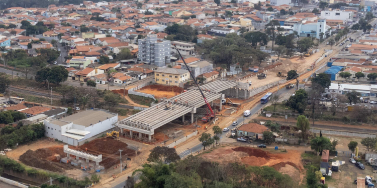 Obras do viaduto sobre linha férrea em Hortolândia estão 74% concluídas