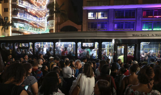 Grande São Paulo e Baixada Santista registram 600 ataques a ônibus