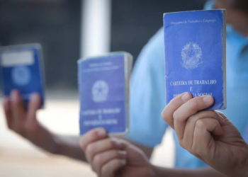 Veja como navegar pelo Trampolim, plataforma para quem busca e oferece empregos em SP