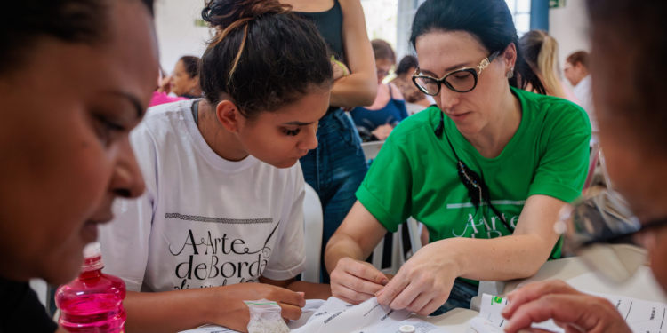 Projeto “A Arte de Bordar pelo Brasil: Bordando Sonhos” chega a Jaguariúna com formação gratuita
