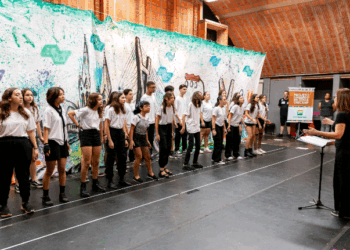 Coral Canarinhos da Terra faz apresentação gratuita no Domingo no Lago