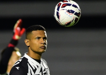 Diogo Silva brilha aos 38 anos e se consolida como pilar defensivo da Ponte Preta