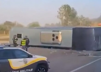 Ônibus a caminho de Campinas tomba em Itapetininga e deixa 18 feridos