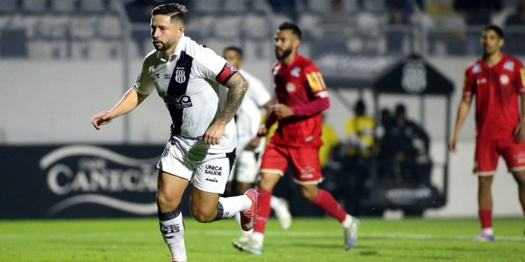 Elvis marca e Ponte Preta vence o Tombense no Moisés Lucarelli