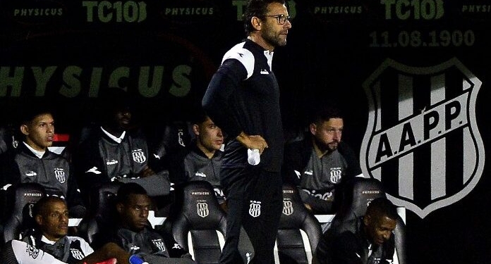 Valentim se diz satisfeito com atuação da Ponte após vitória em casa