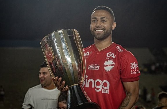 Gabriel Silva rescinde contrato com o Vila Nova e vai reforçar o Guarani