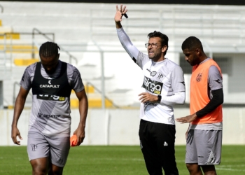 Ponte Preta visita o São Bernardo fora de casa em busca da liderança