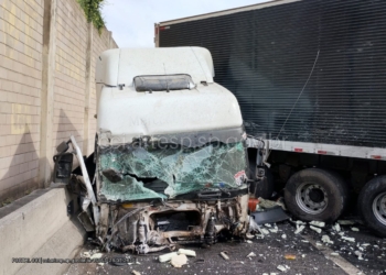 Colisão entre caminhões deixa um morto e outro em estado grave no Anel Viário em Campinas