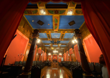 Plataforma multimídia de notícias, análise e serviço