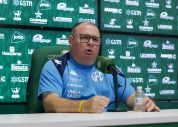 Técnico bugrino lamenta 1º tempo ‘horrível’ e contesta gol anulado contra o Ituano