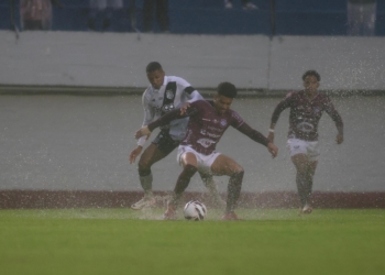 Ponte perde de virada para o Caxias no último lance e vê liderança escapar