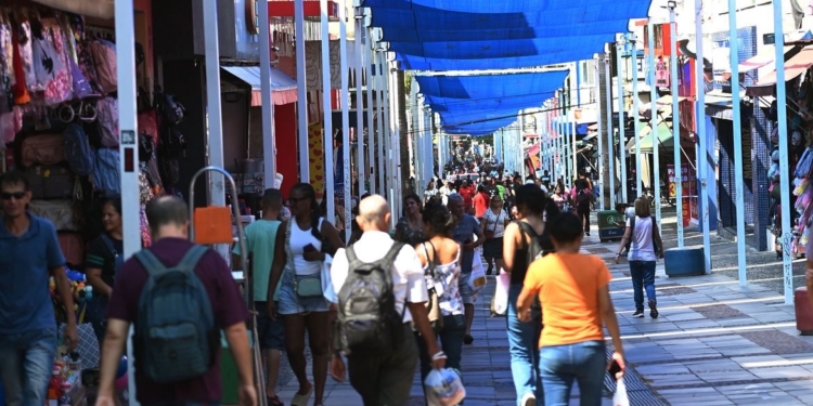 Dia dos Pais deve movimentar R$ 389,9 milhões no comércio da RMC, aponta Acic