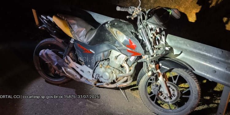 Passageiro de moto morre e condutor fica ferido após colisão com carro no Anel Viário de Campinas