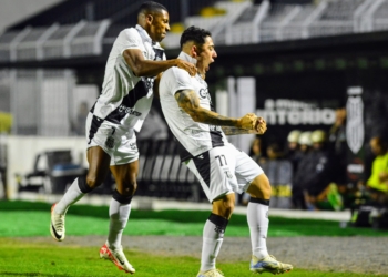 Com gols no segundo tempo, Ponte Preta vence o Floresta de virada no Moisés Lucarelli