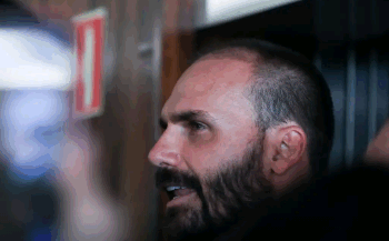 Moraes determina bloqueio de bens e contas de Eduardo Bolsonaro