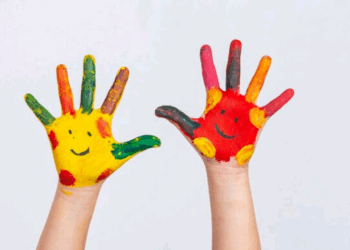 Artigo: Entre a terapia especializada e a frequência escolar  – por Vanessa Crecci