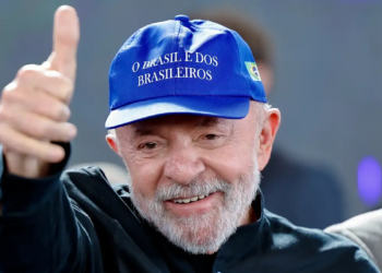 Lula critica família Bolsonaro e diz que governo tem apoio do povo para enfrentar sanção de Trump