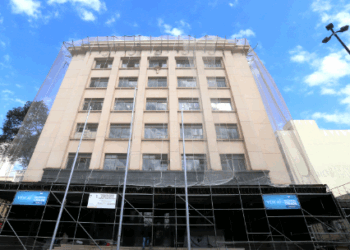 Palácio da Cidade: telas de proteção na fachada começam a ser retiradas