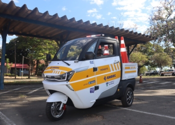 Tuc-tuc da sustentabilidade: agentes da Emdec testam veículos elétricos