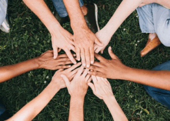 Artigo – Voluntariado: um fio que conecta a transformação social à realidade de muitos brasileiros – por Priscila Rodrigues de Souza