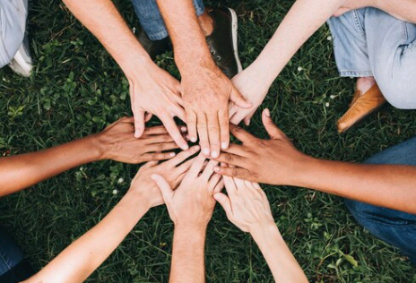 Artigo – Voluntariado: um fio que conecta a transformação social à realidade de muitos brasileiros – por Priscila Rodrigues de Souza