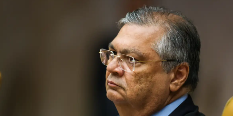 Dino decide que leis estrangeiras não valem automaticamente no Brasil