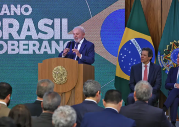 Governo anuncia R$ 30 bi em crédito para setores afetados por tarifaço