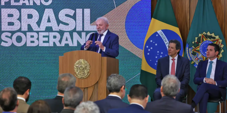 Governo anuncia R$ 30 bi em crédito para setores afetados por tarifaço