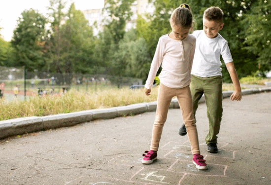 A cultura lúdica da infância à luz dos 35 anos do ECA – por Regina Márcia Moura Tavares