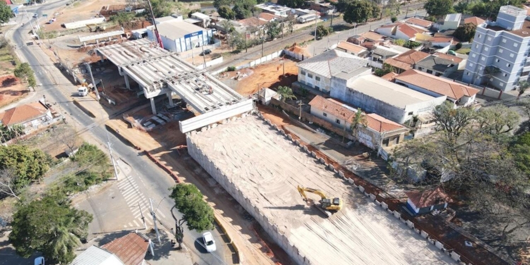 Içamento de vigas em obra de viaduto em Hortolândia prevê pontos de bloqueios