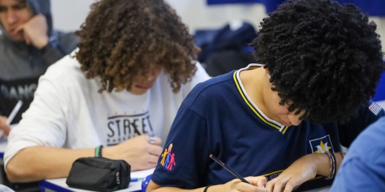 Inscrições em processo seletivo para professores do Ensino Médio técnico são prorrogadas